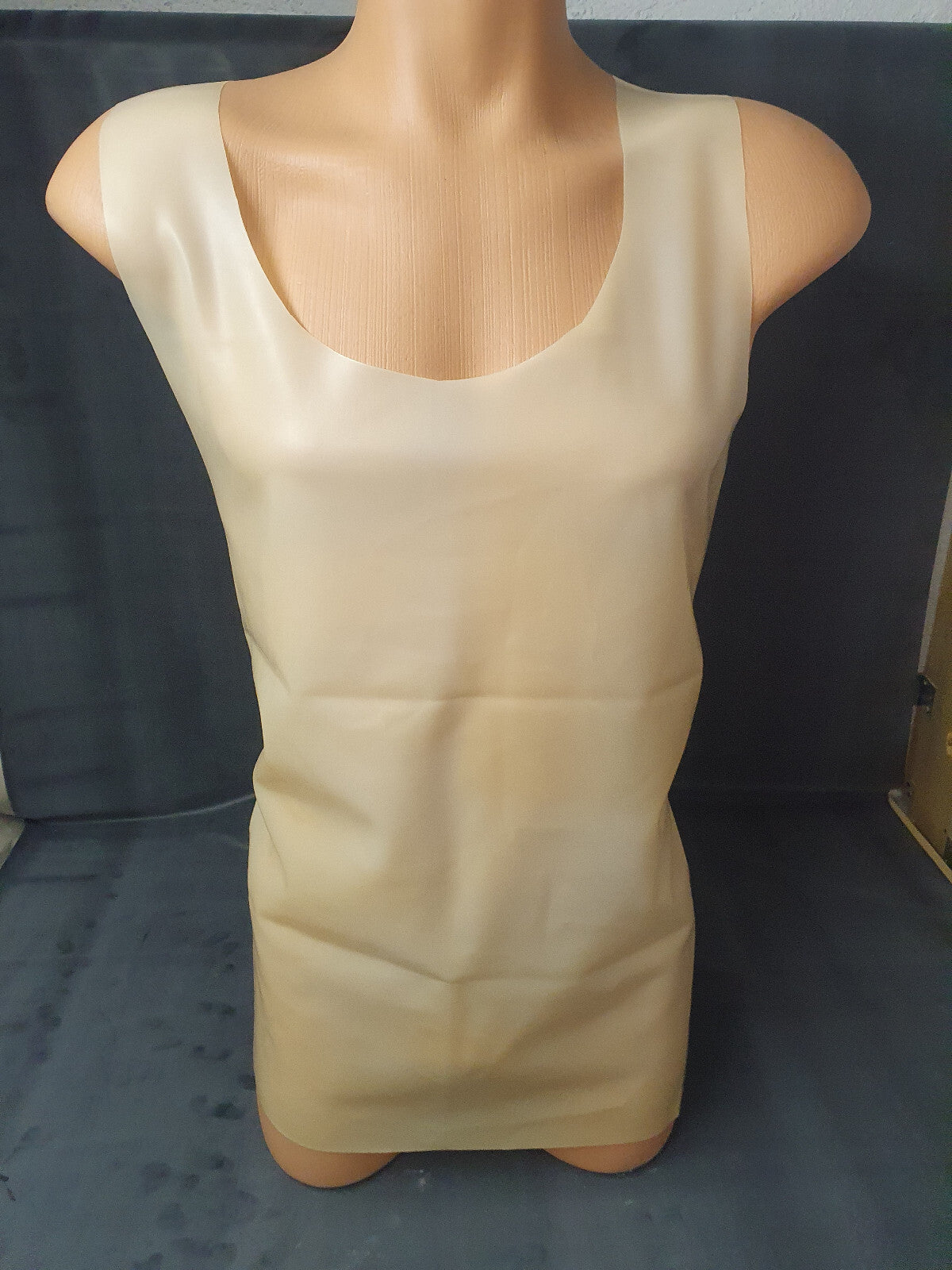 LATEX SALES " Latex Muscle Shirt 0.4 - 0.5 mm Size L / XL in 3 Colors!